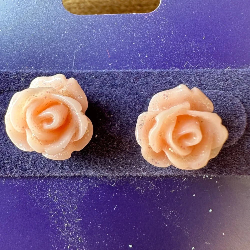 Butterfly and Flower Stud Earrings New - Picture 7 of 9